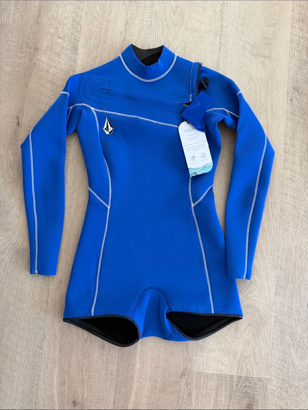 Volcom women’s modulator Blue Long-Sleeve Short leg wetsuit 2mm chest zip size 6